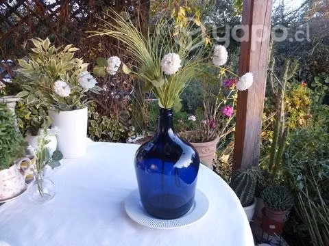 Jarrón Azul con Flores