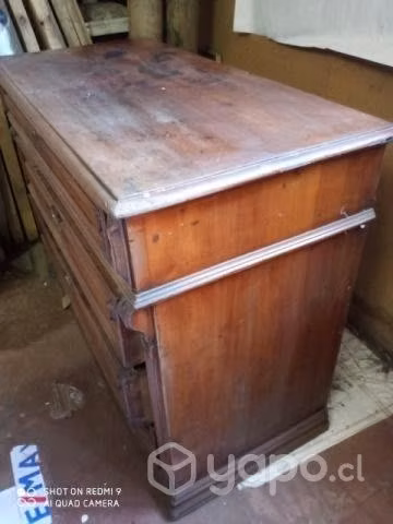 Cómoda madera nativa