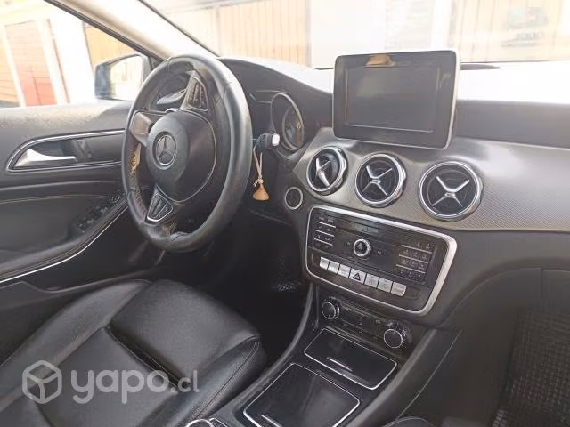 Mercedes Benz GLA200D 2017