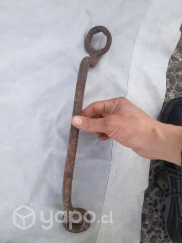 Llave de tuercas antigua - Imagen 2