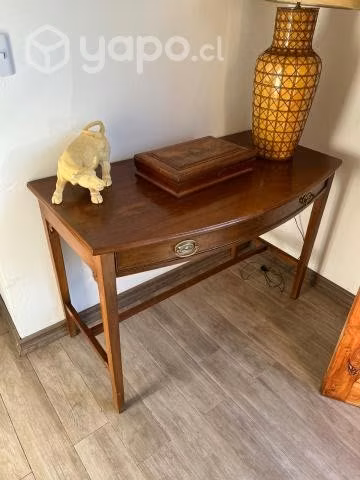 Mesa de Arrimo de primera mitad del siglo XIX