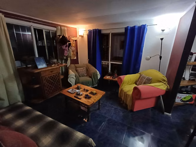 SE VENDE CASA EN LA REINA