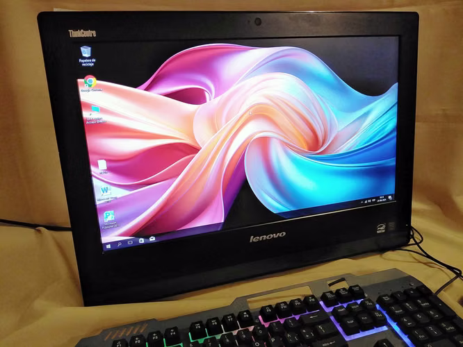 COMPUTADOR FULL ALL ONLY WAN "LENOVO" i5 RAM 8 GB, MONITOR 20"PARLANTES CAMARA WEB SSD TECLADO