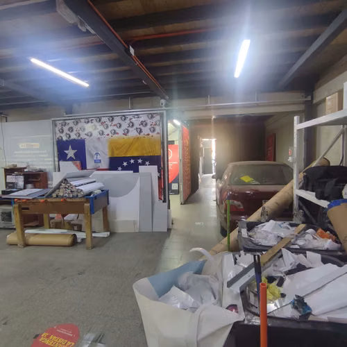 Casa con Galpon destino Comercial