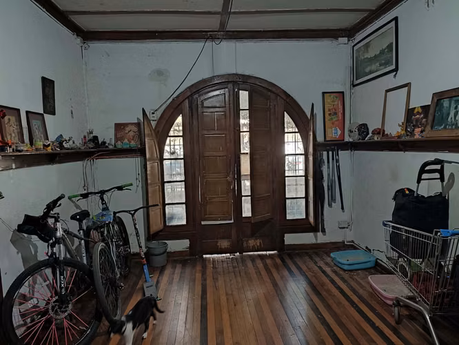 Casa con Galpon destino Comercial