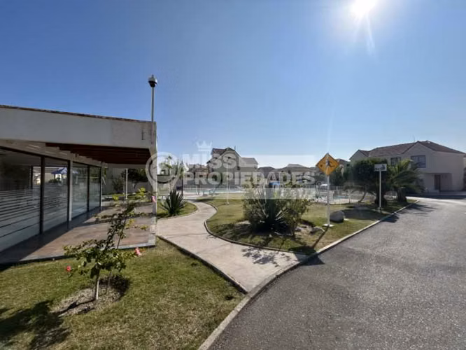 SE VENDE CASA - CONDOMINIO MIÑIQUES, ANTOFAGASTA