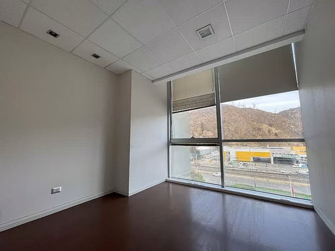 Oficina OFICINA EN VENTA SECTOR EL SALTO (CÓD. 395)