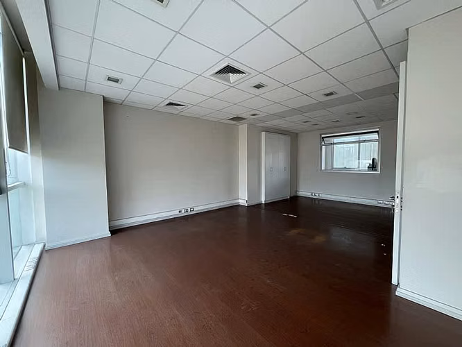 Oficina OFICINA EN VENTA SECTOR EL SALTO (CÓD. 395)