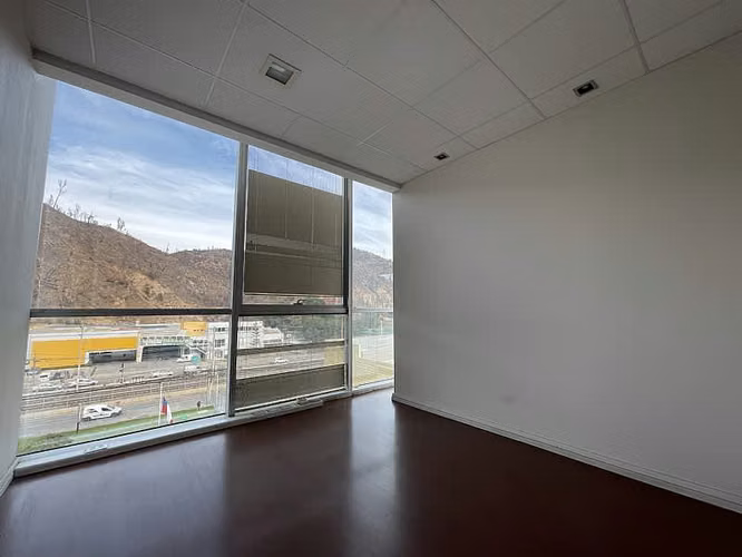 Oficina OFICINA EN VENTA SECTOR EL SALTO (CÓD. 395)