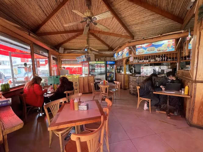 Local DERECHO DE LLAVE EN VENTA, CALLE VALPARAISO (CÓD. 268)