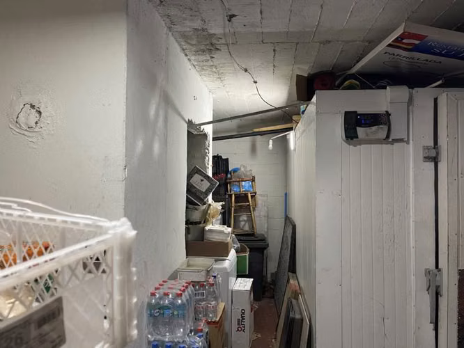 Local DERECHO DE LLAVE EN VENTA, CALLE VALPARAISO (CÓD. 268)