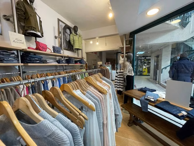 Local LOCAL COMERCIAL EN VENTA, EXCELENTE UBICACIÓN (CÓD. 184) - Imagen 2