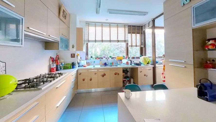 Departamento con gran patio privado (6260)