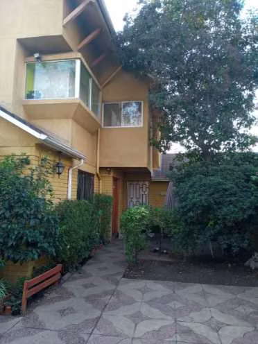 SE VENDE CASA EN LAS CONDES (31684)