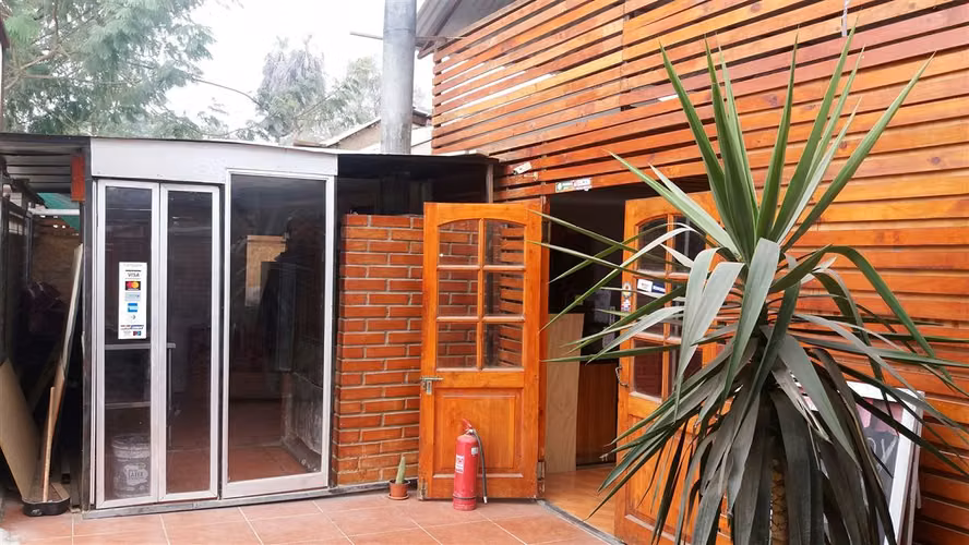 LOCAL COMERCIAL Local comercial con amplio terreno en Tierra Amarilla