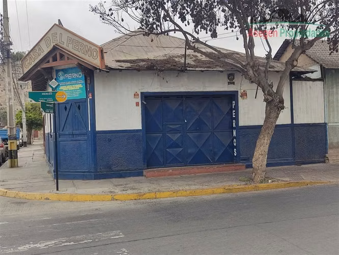 CASA Propiedad en venta en sector centro de Vallenar, Esquina Merced con Santiago.