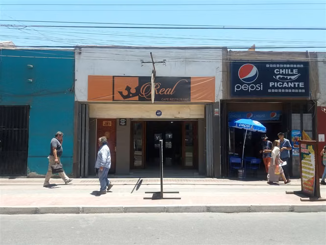 LOCAL COMERCIAL Restaurante en funcionamiento en venta en sector centro. calle Maipu.