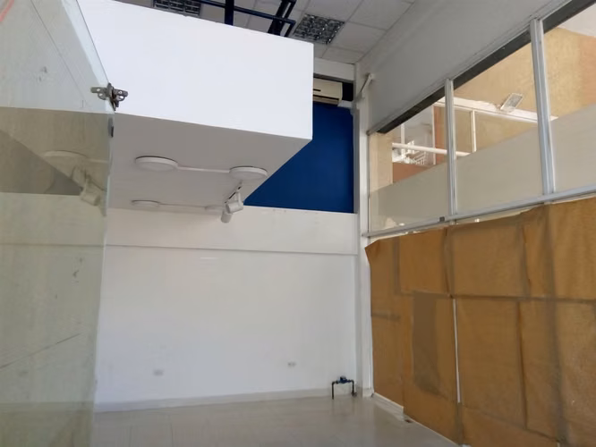 OFICINA Local comercial en venta en Edificio Plaza Real