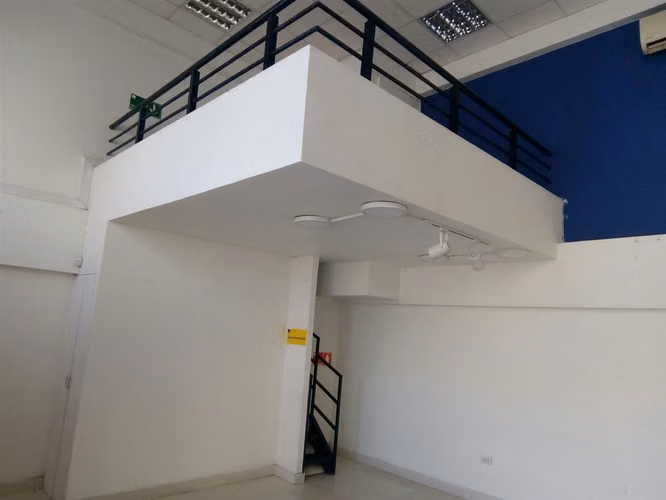 LOCAL COMERCIAL Local comercial en venta en Edificio Plaza Real