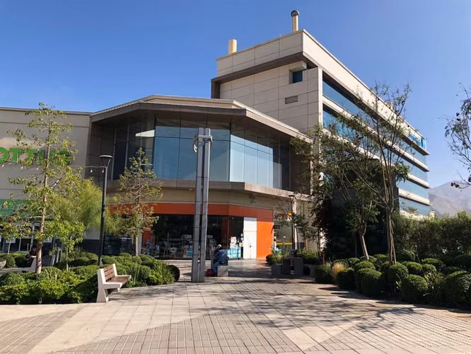 LOCAL COMERCIAL Oficina en arriendo en Mall Plaza Copiapo.