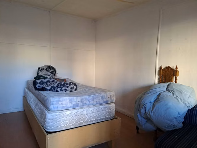 SITIO Casa en venta en la Población Pedro León Gallo