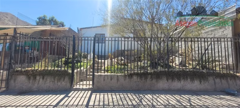 CASA Casa en venta en la Población Juan Pablo II