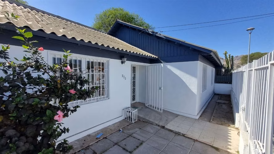 CASA Casa en arriendo apta para oficinas en sector centro de Copiapó.