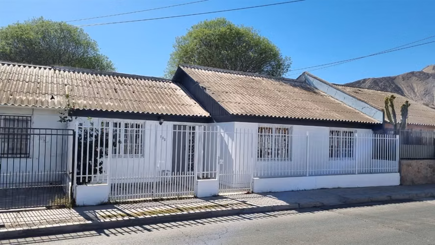 OFICINA Casa en arriendo apta para oficinas en sector centro de Copiapó.