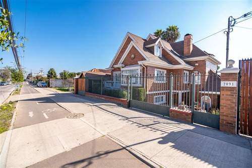 Casa CASA EN VENTA DE 3 PISOS CON 5D- 5B - 2E EN LA SERENA - Imagen 2
