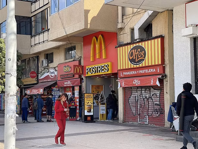 Local SE VENDE LOCAL COMERCIAL EN PLAZA VERGARA (CÓD. 410)