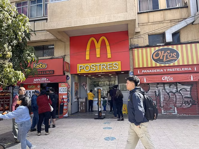 Local SE VENDE LOCAL COMERCIAL EN PLAZA VERGARA (CÓD. 410)