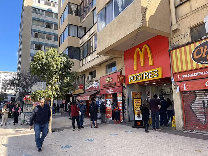 Local SE VENDE LOCAL COMERCIAL EN PLAZA VERGARA (CÓD. 410)