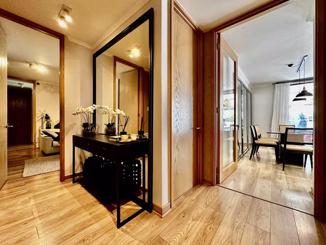 Departamento Jardín y zócalo, De 4 Dorm. En Lo Barnechea - Imagen 3