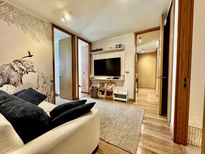 Departamento Jardín y zócalo, De 4 Dorm. En Lo Barnechea - Imagen 11