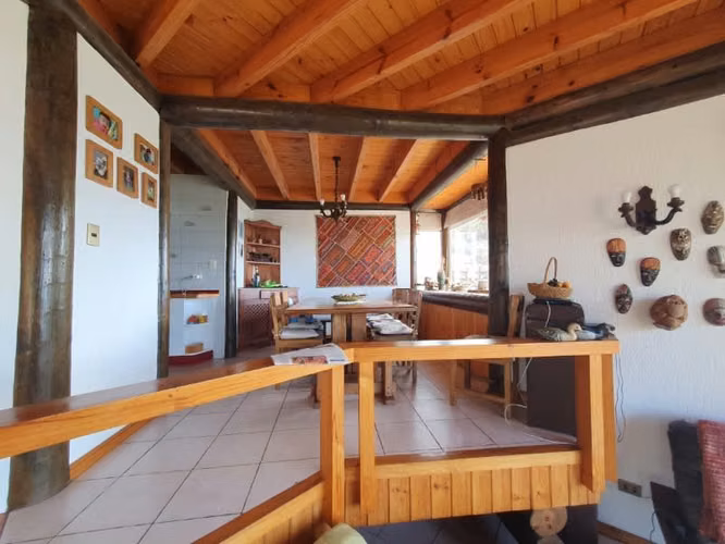 CASA EN EL FARITO, MAITENCILLO A PASOS DE LA PLAYA