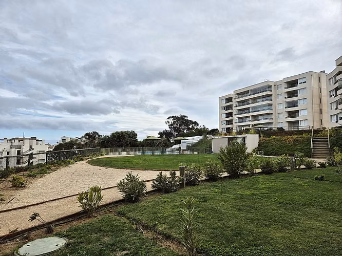 DEPTO. CON JARDIN 3D2B AMOBLADO. ALTOS DE PUYAI