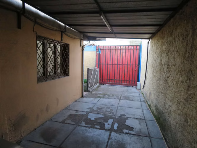 2 Casas En Terreno Grande + Depto. Interior