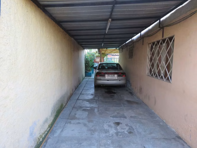 2 Casas En Terreno Grande + Depto. Interior