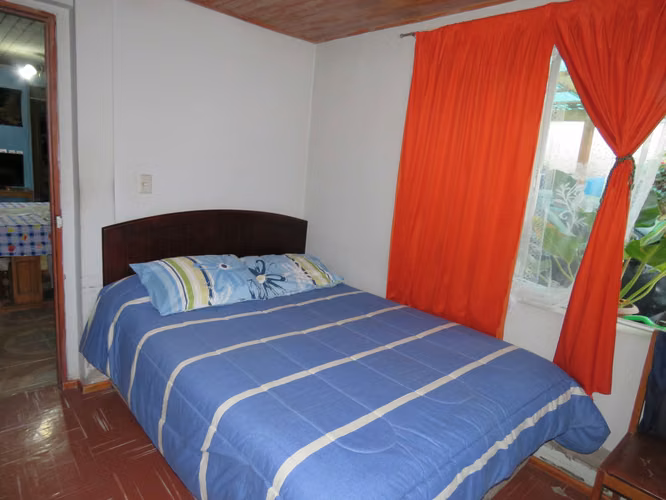 2 Casas En Terreno Grande + Depto. Interior