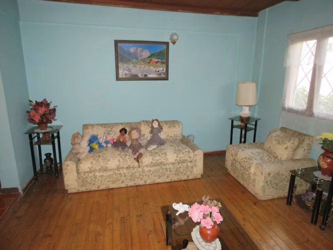 2 Casas En Terreno Grande + Depto. Interior