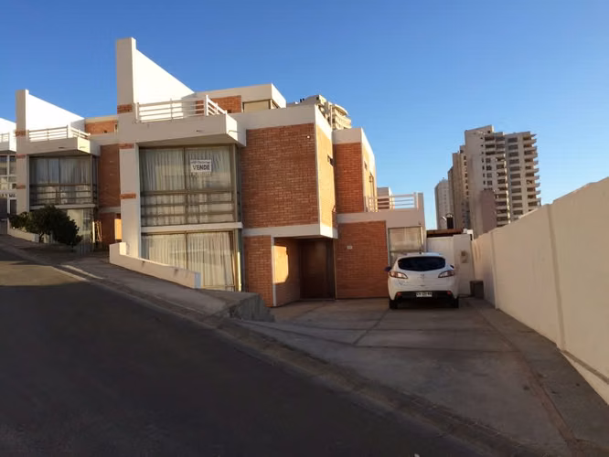 Se Vende Espectacular Casa Llacolen.