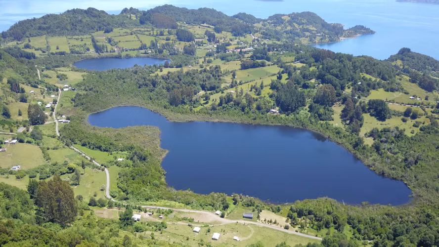Se venden parcelas de 5.000m2 en Lago Ranco, península Illahuapi.