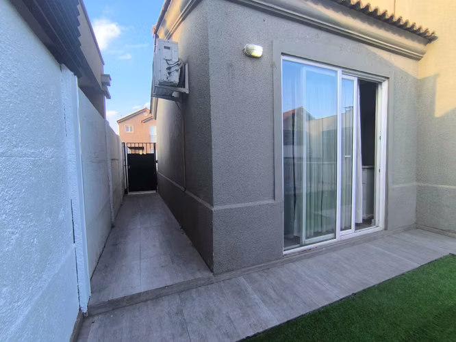 Moderna casa iluminada 3D+3B+3E Chicauma (45310)