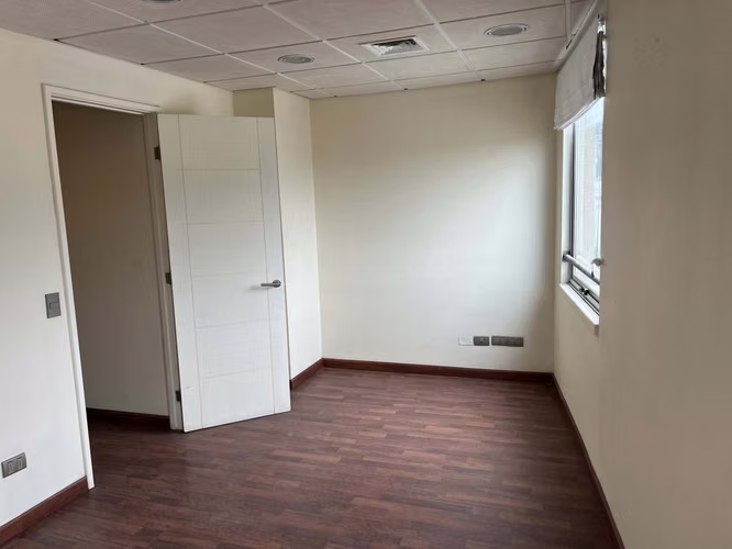 Oficina Avenida Raúl Labbé 13723, Lo Barnechea