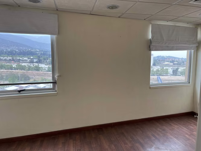 Oficina Avenida Raúl Labbé 13723, Lo Barnechea