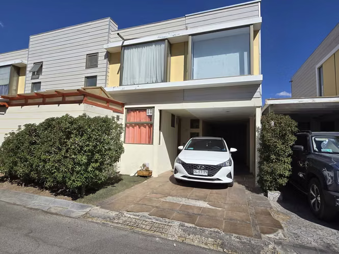 CASA EN CONDOMINIO AMOBLADA