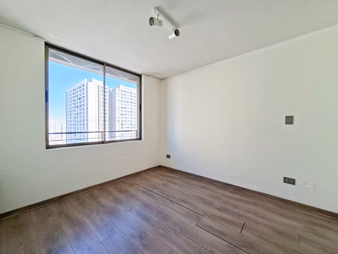 Av. Ecuador 3866 (1 Est )