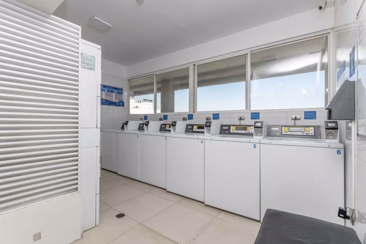Tarapaca 890 (1 Est /1 Bod)