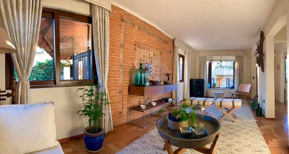 Excelente casa en Lomas de San Sebastian