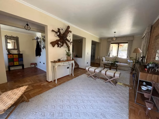 Excelente casa en Lomas de San Sebastian